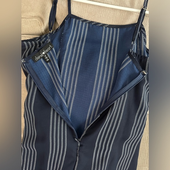 Cute short navy dress with white stripes and side tie - Picture 3 of 3